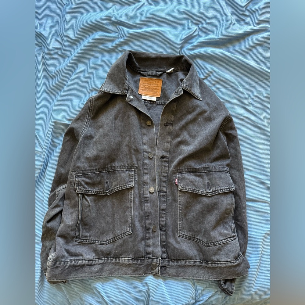 Levi’s black trucker jacket size XL Men’s